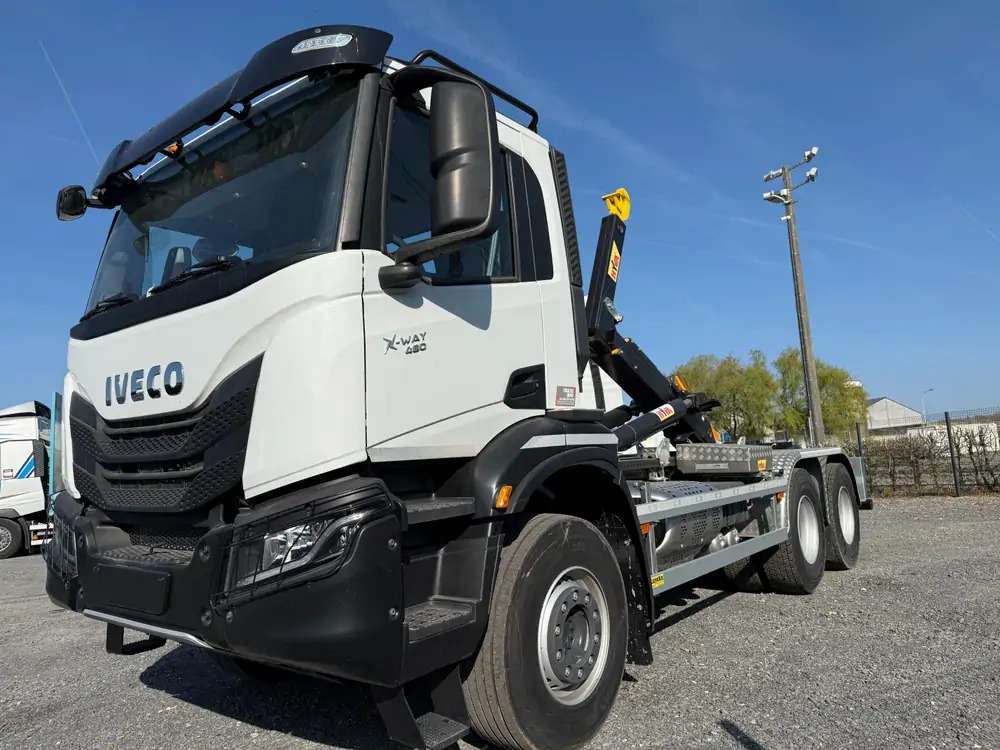 Iveco AD300T48 HYVALIFT 20 TONS*pare-choc hydraulique - Camion ampliroll: photos 1 Iveco AD300T48 HYVALIFT 20 TONS*pare-choc hydraulique - Camion ampliroll: photos 1
