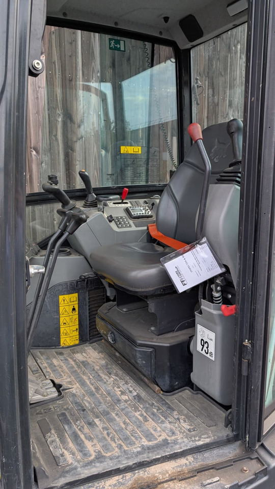 BOBCAT E 26 - Mini pelle: photos 4 BOBCAT E 26 - Mini pelle: photos 4