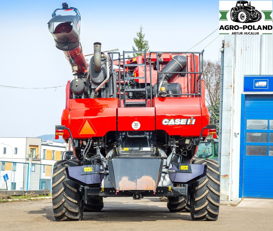CASE IH 8240 AFS - 2018 ROK + MACDON FD 135 - 2018 ROK - Moissonneuse-batteuse: photos 5 CASE IH 8240 AFS - 2018 ROK + MACDON FD 135 - 2018 ROK - Moissonneuse-batteuse: photos 5