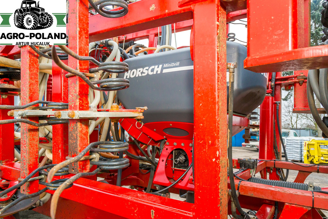 HORSCH 8 SW - 2014 ROK - 1194 H / 3928 HA - NAWOŻENIE - MiniDrill - Combiné de semis: photos 5 HORSCH 8 SW - 2014 ROK - 1194 H / 3928 HA - NAWOŻENIE - MiniDrill - Combiné de semis: photos 5