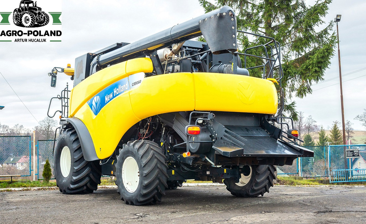 NEW HOLLAND CR 9060 - 2008 - 2554 h + HEDER 6,09 M - Moissonneuse-batteuse: photos 5 NEW HOLLAND CR 9060 - 2008 - 2554 h + HEDER 6,09 M - Moissonneuse-batteuse: photos 5