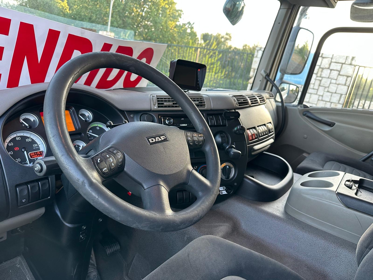 DAF CF 75.310 - Camion à rideaux coulissants: photos 3 DAF CF 75.310 - Camion à rideaux coulissants: photos 3