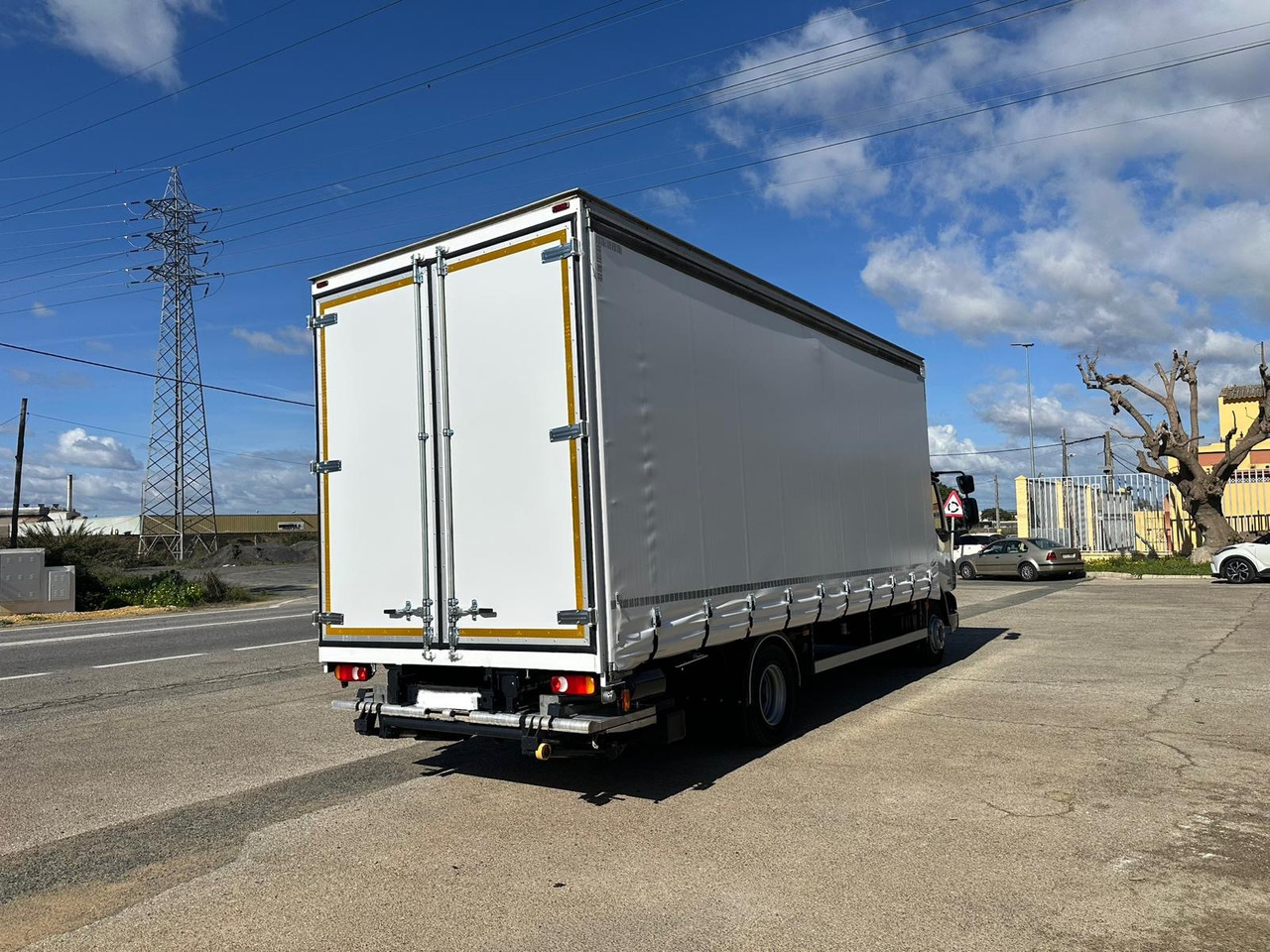 DAF LF 45.250 - Camion à rideaux coulissants: photos 5 DAF LF 45.250 - Camion à rideaux coulissants: photos 5
