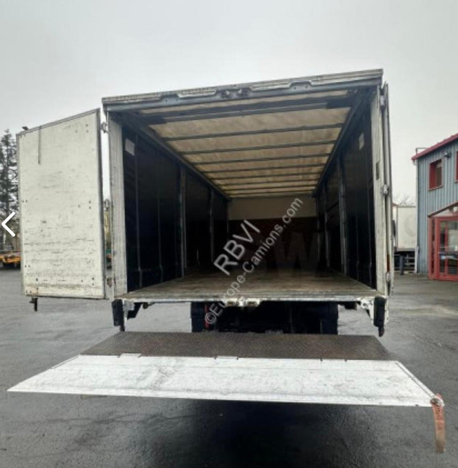 RENAULT MIDLUM 12.220 - Camion à rideaux coulissants: photos 3 RENAULT MIDLUM 12.220 - Camion à rideaux coulissants: photos 3