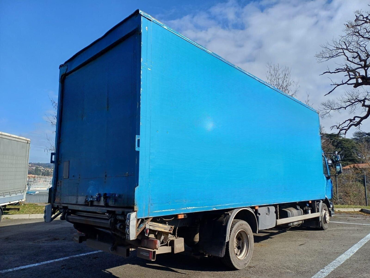 RENAULT MIDLUM 12.270 - Camion fourgon: photos 3 RENAULT MIDLUM 12.270 - Camion fourgon: photos 3