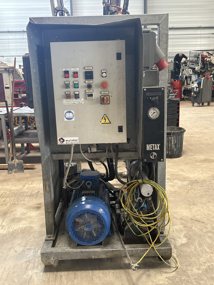 Metax Presse d’injection IM90 - Pompe à eau: photos 2 Metax Presse d’injection IM90 - Pompe à eau: photos 2