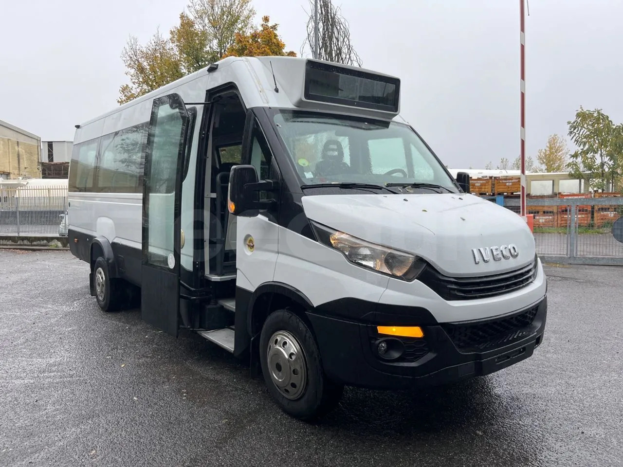 Bus interurbain Iveco Daily: photos 10 Bus interurbain Iveco Daily: photos 10