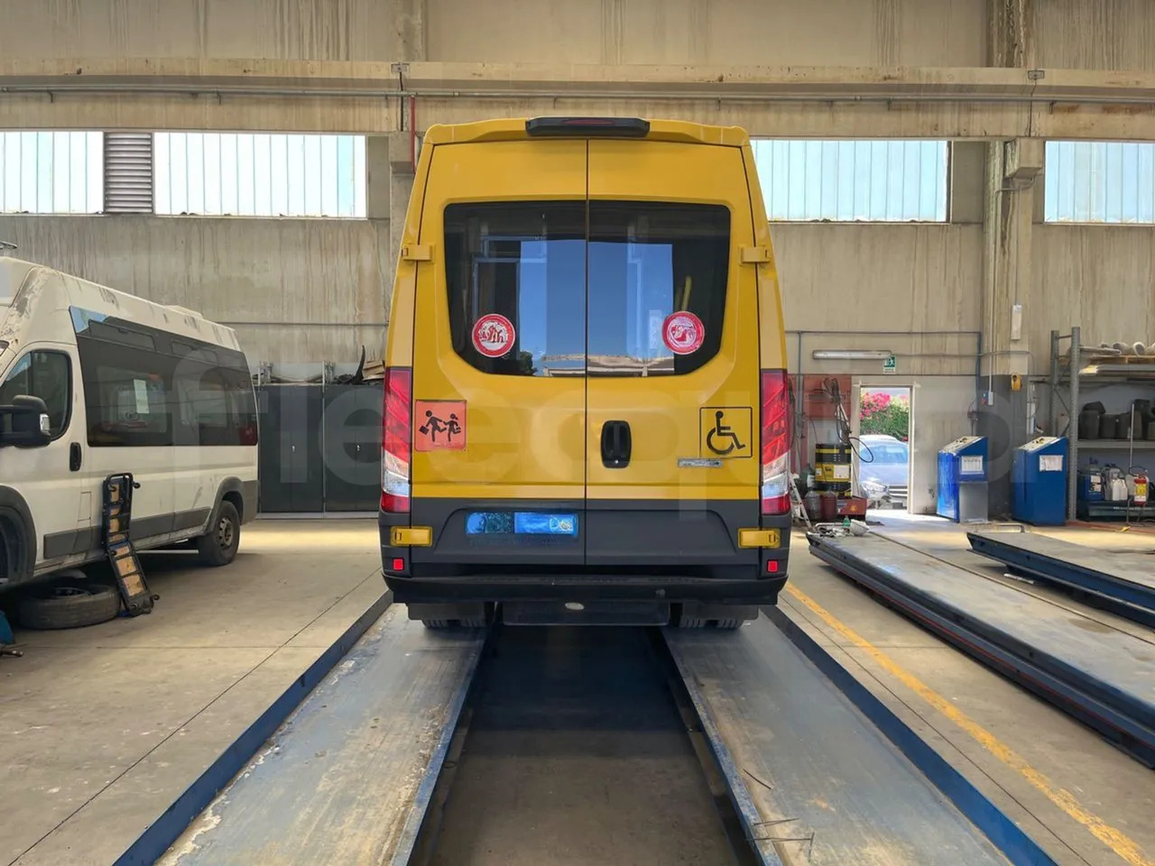 Iveco Daily - Bus scolaire: photos 5 Iveco Daily - Bus scolaire: photos 5