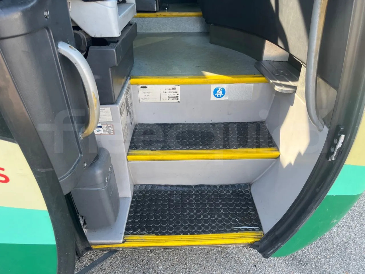 Autocar Volvo B12B: photos 14