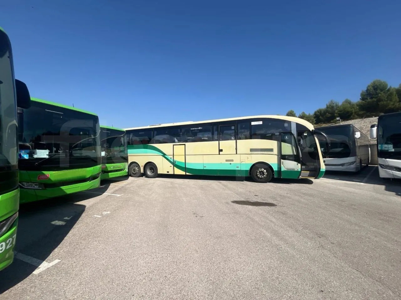 Autocar Volvo B12B: photos 8
