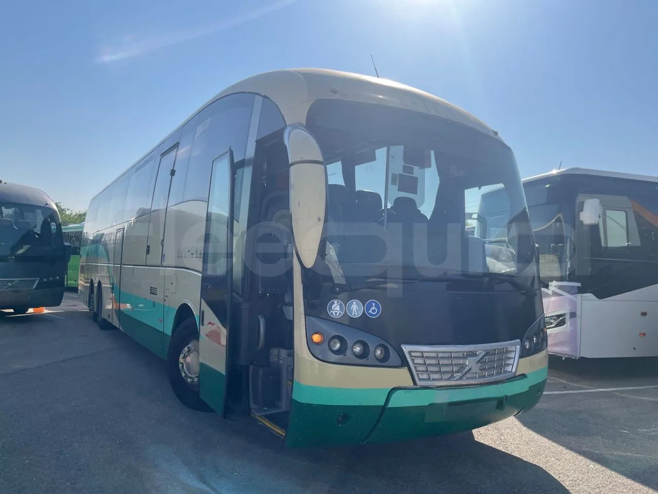 Autocar Volvo B12B: photos 11