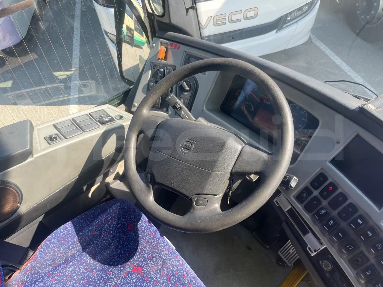Autocar Volvo B12B: photos 14