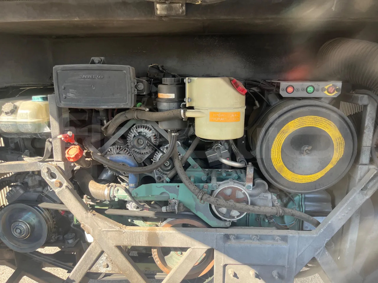 Autocar Volvo B12B: photos 18