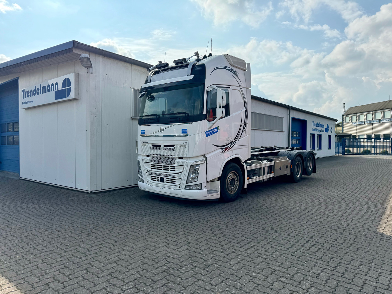 VOLVO Fh-13-540 6x4R - Camion ampliroll: photos 1 VOLVO Fh-13-540 6x4R - Camion ampliroll: photos 1