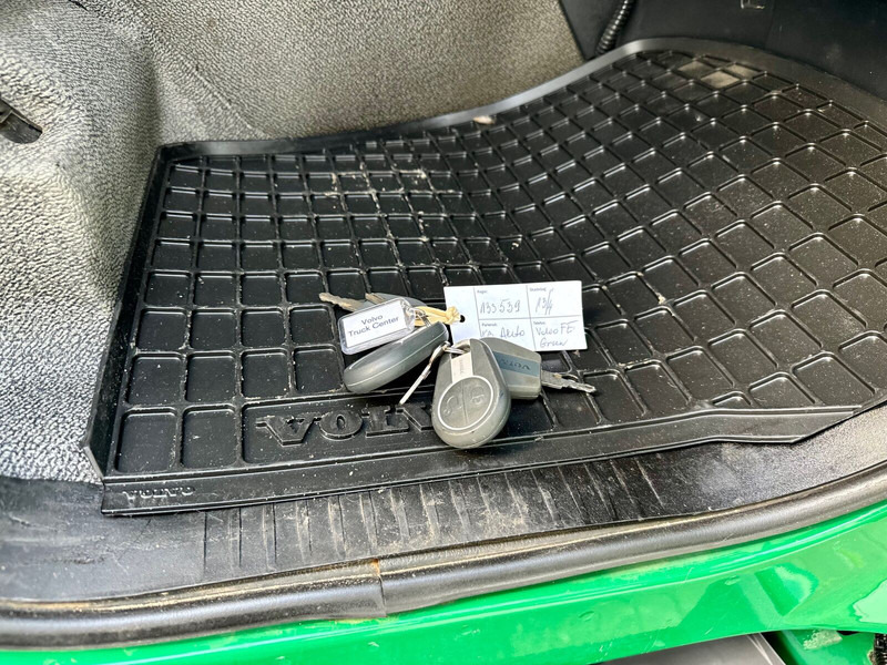 Volvo FE 330 6x2 Hooklift Joab 20 to 5400 mm Lenkachse - Camion ampliroll: photos 5 Volvo FE 330 6x2 Hooklift Joab 20 to 5400 mm Lenkachse - Camion ampliroll: photos 5