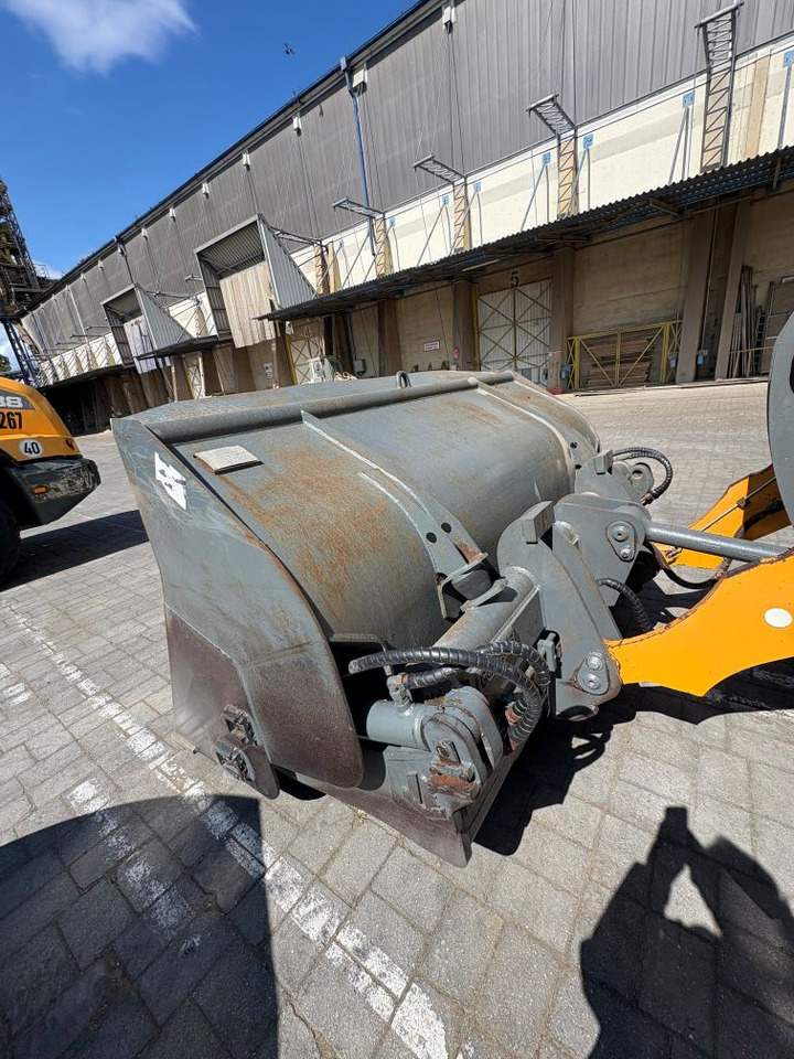 Liebherr L538 - Chargeuse sur pneus: photos 3 Liebherr L538 - Chargeuse sur pneus: photos 3