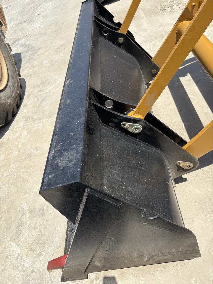 CATERPILLAR 420F discount 2025 hot sale backhoe loader jcb - Tractopelle: photos 3 CATERPILLAR 420F discount 2025 hot sale backhoe loader jcb - Tractopelle: photos 3