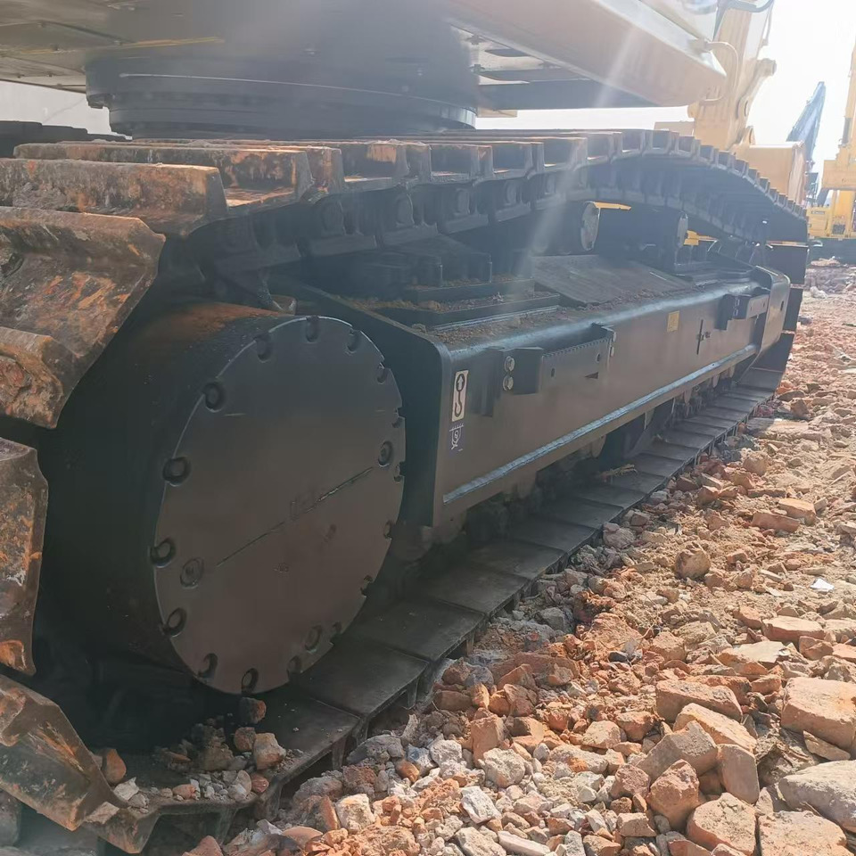 KOMATSU pc450-8 PC450-8 Used Machinery: Fuel-efficient and durable, specially designed for mining/earthwork - Pelle sur chenille: photos 5 KOMATSU pc450-8 PC450-8 Used Machinery: Fuel-efficient and durable, specially designed for mining/earthwork - Pelle sur chenille: photos 5