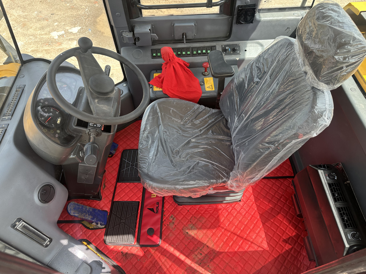 SDLG L958F China brand low price 5 ton class front loader strong power - Chargeuse sur pneus: photos 5 SDLG L958F China brand low price 5 ton class front loader strong power - Chargeuse sur pneus: photos 5