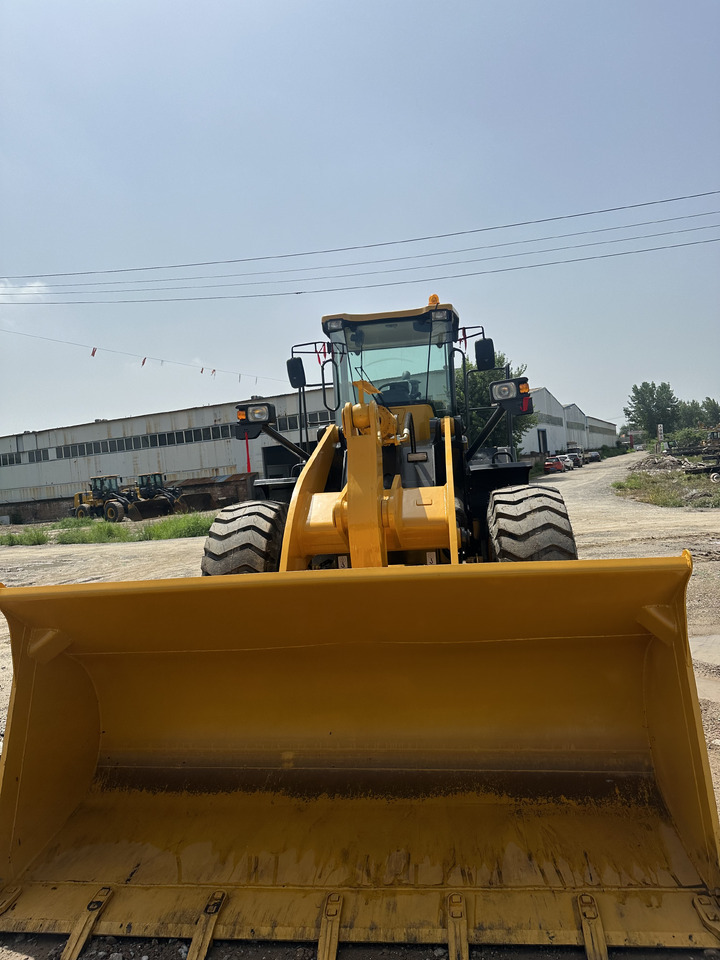 SDLG L958F China brand low price 5 ton class front loader strong power - Chargeuse sur pneus: photos 2 SDLG L958F China brand low price 5 ton class front loader strong power - Chargeuse sur pneus: photos 2