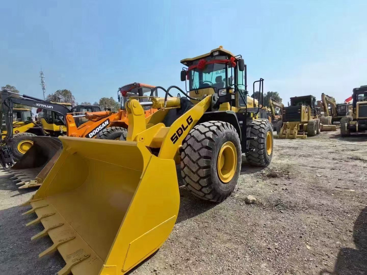 SDLG L958F china brand SDLG loader 5 ton class front loader - Chargeuse sur pneus: photos 2 SDLG L958F china brand SDLG loader 5 ton class front loader - Chargeuse sur pneus: photos 2