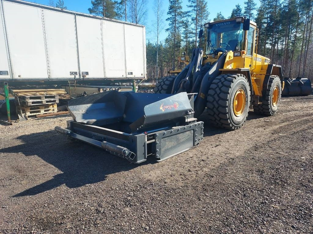 Reptail TM - Niveleuse: photos 1 Reptail TM - Niveleuse: photos 1