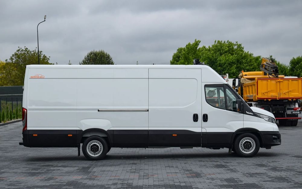 Iveco DAILY MAXI 35S16 / 2.3 - 160 KM / AUTOMAT HI-MATIC / NOWY MODEL / 3 OSOBY / DOSTAWCZE / BLASZAK / KLIMA / CZUJNIKI COFANIA / NISKI PRZEBIEG / 2022 / SERWISOWANY / Z NIEMIEC - Fourgon utilitaire: photos 4 Iveco DAILY MAXI 35S16 / 2.3 - 160 KM / AUTOMAT HI-MATIC / NOWY MODEL / 3 OSOBY / DOSTAWCZE / BLASZAK / KLIMA / CZUJNIKI COFANIA / NISKI PRZEBIEG / 2022 / SERWISOWANY / Z NIEMIEC - Fourgon utilitaire: photos 4