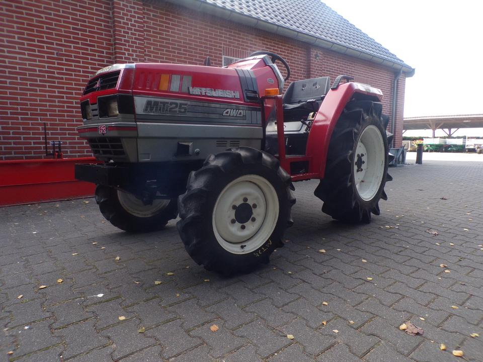 Kleintraktor Mitsubishi MT25 - Micro tracteur: photos 1 Kleintraktor Mitsubishi MT25 - Micro tracteur: photos 1