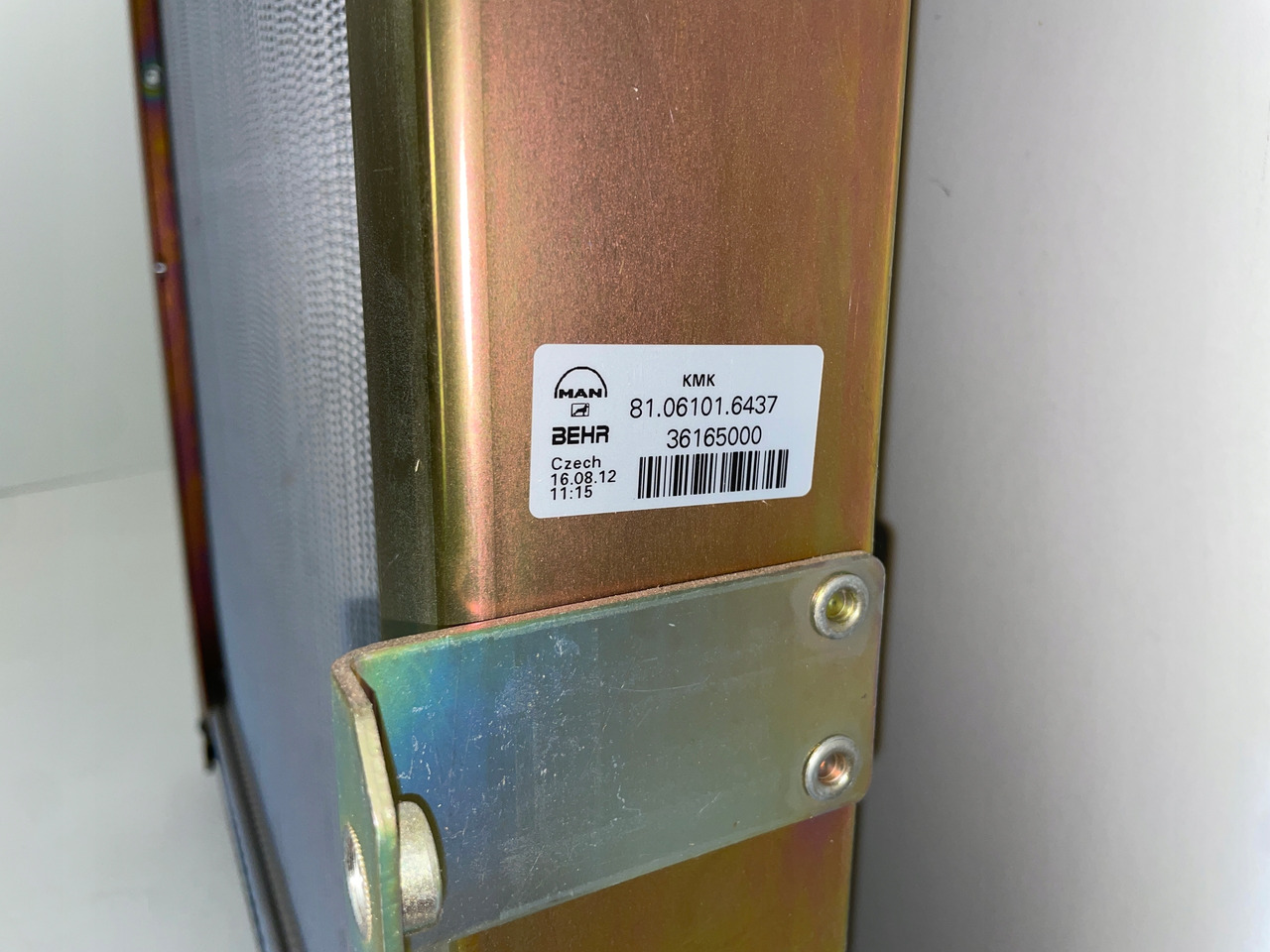 CHŁODNICA WODY MAN F2000 F 90 F 2000 F90 81061016437 - Pompe à liquide de refroidissement pour Camion: photos 5 CHŁODNICA WODY MAN F2000 F 90 F 2000 F90 81061016437 - Pompe à liquide de refroidissement pour Camion: photos 5