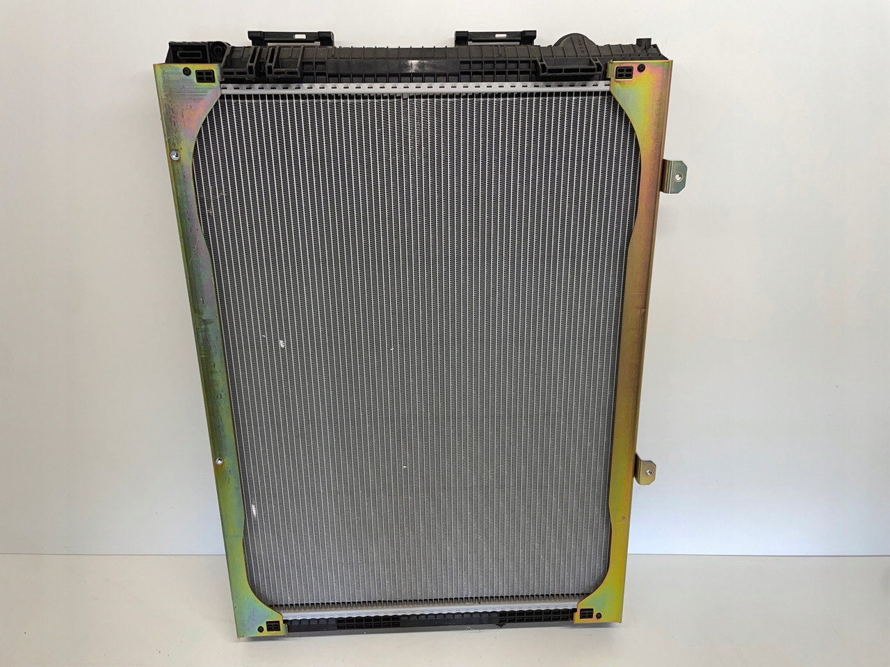 CHŁODNICA WODY MAN F2000 F 90 F 2000 F90 81061016437 - Pompe à liquide de refroidissement pour Camion: photos 4 CHŁODNICA WODY MAN F2000 F 90 F 2000 F90 81061016437 - Pompe à liquide de refroidissement pour Camion: photos 4