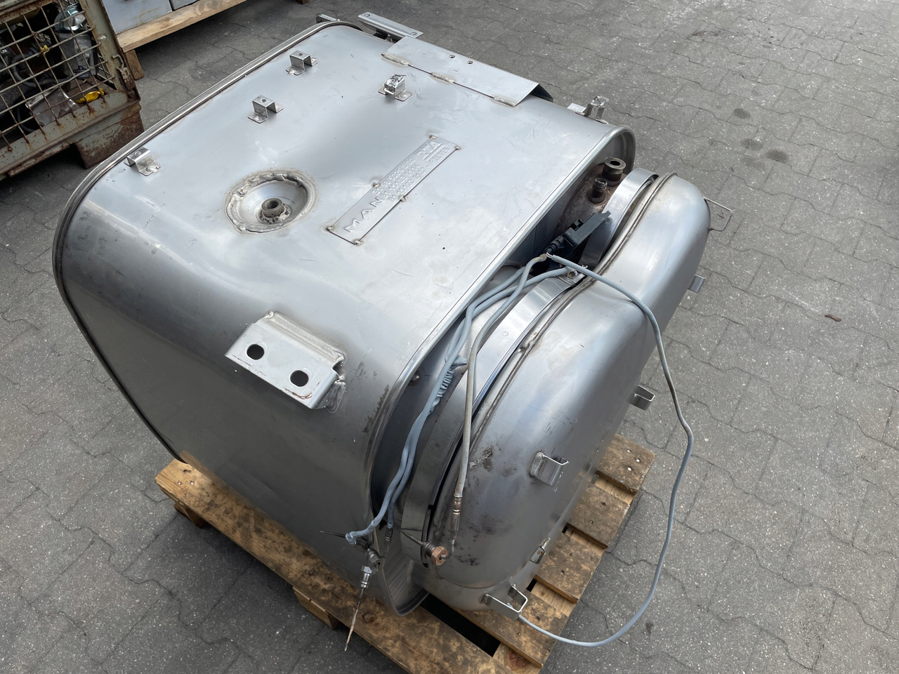 KATALIZATOR MAN TGX TGS EURO 6 DPF TŁUMIK WYDECH 81151036114 - Tube d'echappement pour Camion: photos 3 KATALIZATOR MAN TGX TGS EURO 6 DPF TŁUMIK WYDECH 81151036114 - Tube d'echappement pour Camion: photos 3