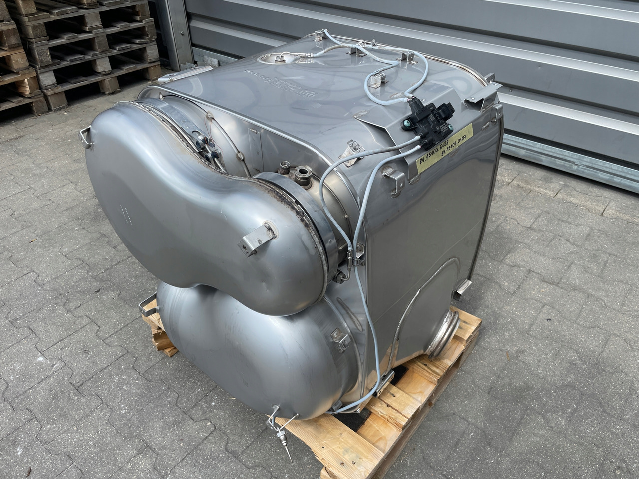 KATALIZATOR MAN TGX TGS EURO 6 DPF TŁUMIK WYDECH 81151036128 - Catalyseur pour Camion: photos 2 KATALIZATOR MAN TGX TGS EURO 6 DPF TŁUMIK WYDECH 81151036128 - Catalyseur pour Camion: photos 2