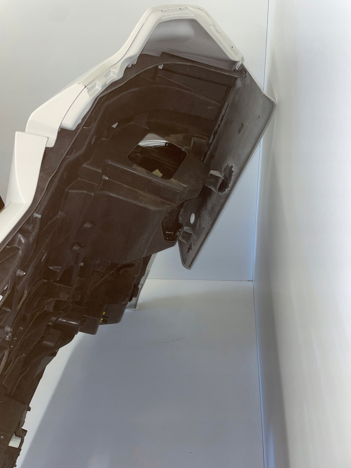 KOMPLETNY ZDERZAK MAN TG3 TGX3 TGX 3 ORYGINALNY KOLOR RAL 9010 - Pare-chocs pour Camion: photos 4 KOMPLETNY ZDERZAK MAN TG3 TGX3 TGX 3 ORYGINALNY KOLOR RAL 9010 - Pare-chocs pour Camion: photos 4