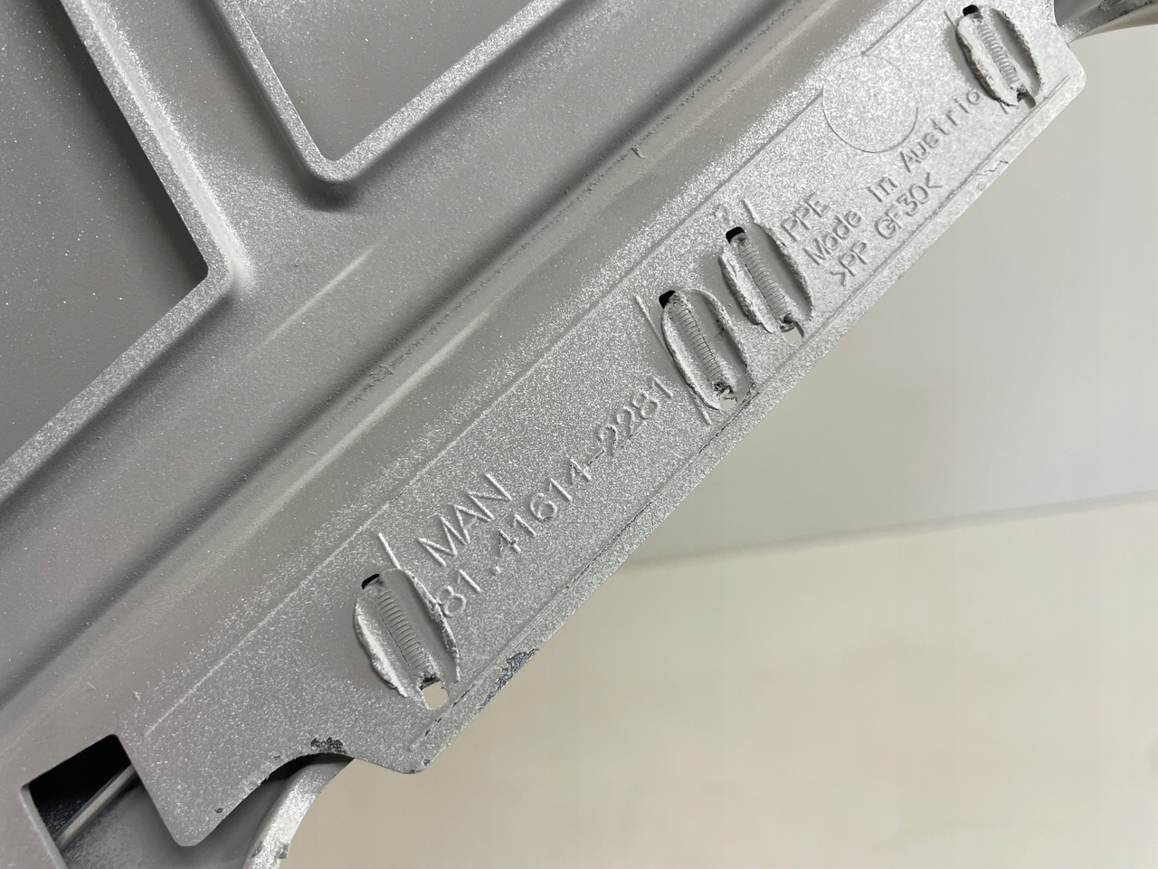 LEWA OSŁONA NA HALOGEN ZDERZAK MAN TG3 TGX 3 81416142277 - Pare-chocs pour Camion: photos 5 LEWA OSŁONA NA HALOGEN ZDERZAK MAN TG3 TGX 3 81416142277 - Pare-chocs pour Camion: photos 5