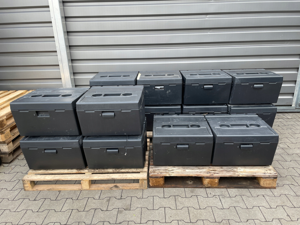 LODÓWKA IVECO HI-WAY HI WAY STRALIS - Cabine et intérieur pour Camion: photos 2 LODÓWKA IVECO HI-WAY HI WAY STRALIS - Cabine et intérieur pour Camion: photos 2