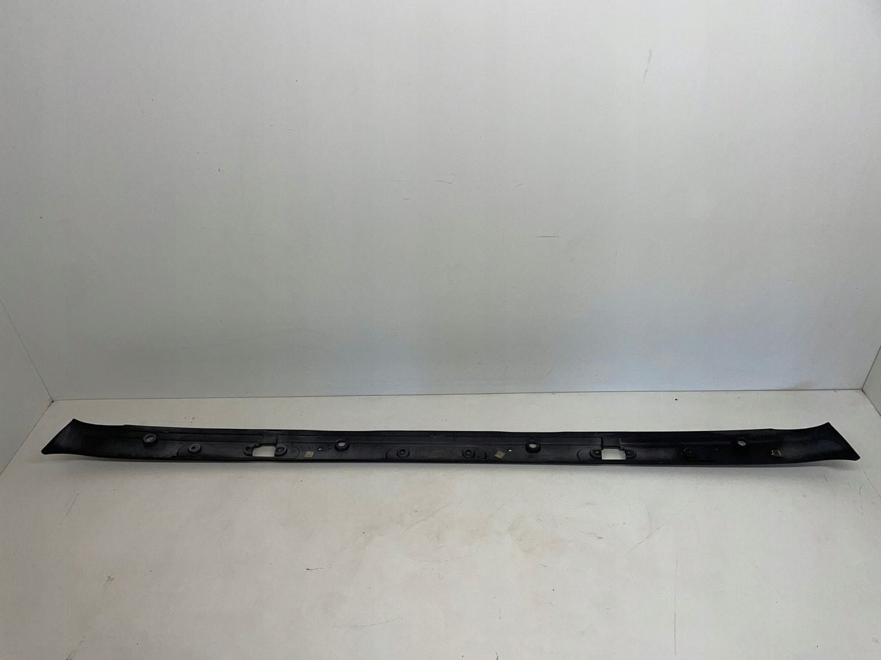 PODSZYBIE OSŁONA MASKOWNICA DAF 105 XF DAF 1665944 - Pare-brise pour Camion: photos 4 PODSZYBIE OSŁONA MASKOWNICA DAF 105 XF DAF 1665944 - Pare-brise pour Camion: photos 4