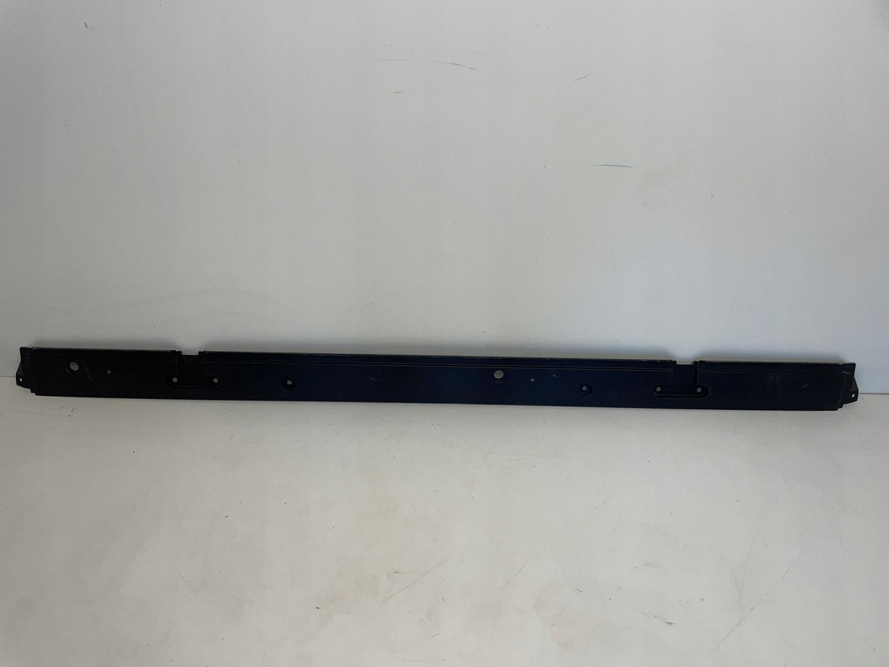 PODSZYBIEMASKOWNICA SZYBY OSŁONA DAF CV 1665944 - Pare-brise pour Camion: photos 1 PODSZYBIEMASKOWNICA SZYBY OSŁONA DAF CV 1665944 - Pare-brise pour Camion: photos 1