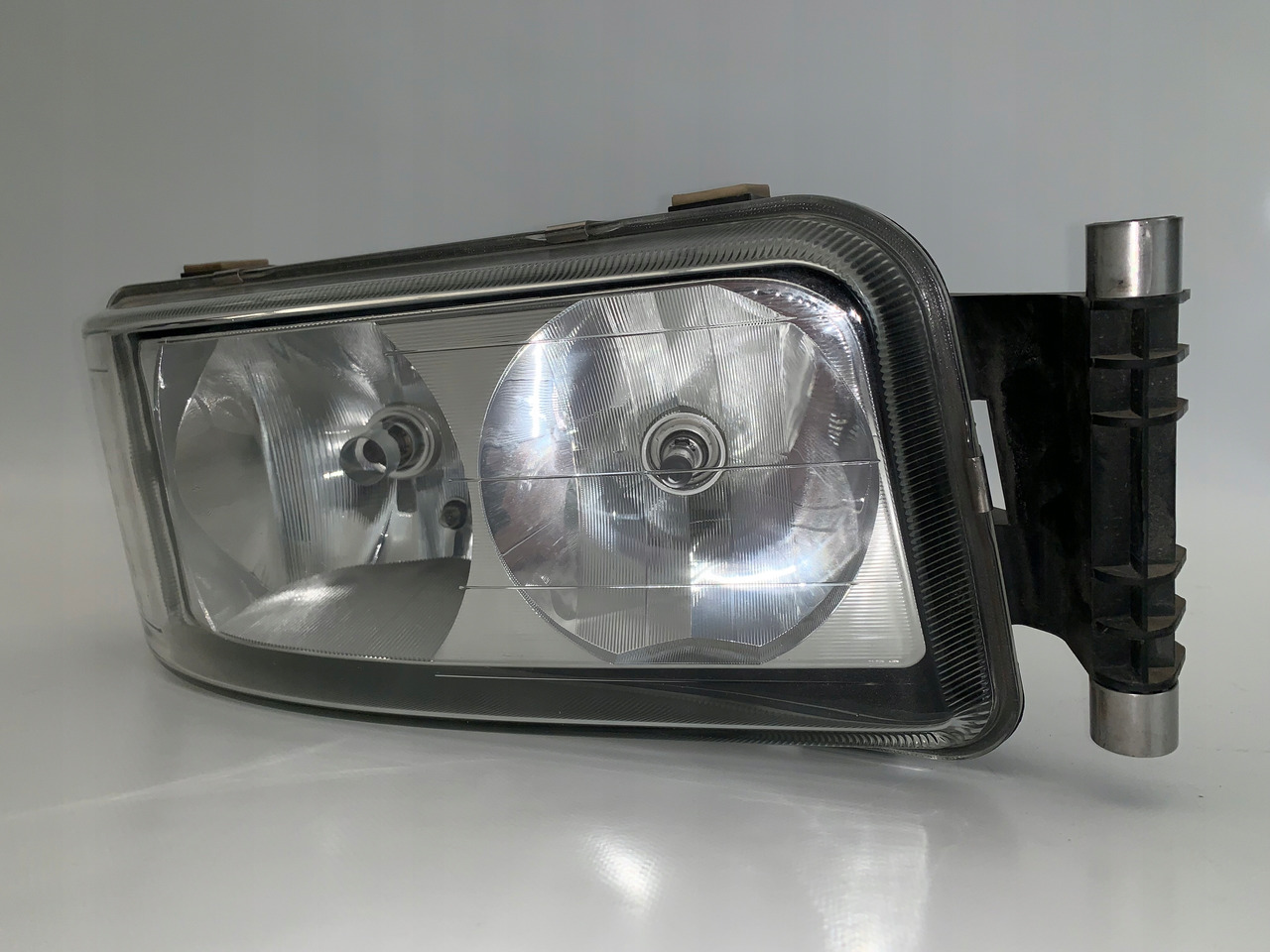 PRAWY REFLEKTOR MAN TGA TGL TGM - Feu avant pour Camion: photos 1 PRAWY REFLEKTOR MAN TGA TGL TGM - Feu avant pour Camion: photos 1