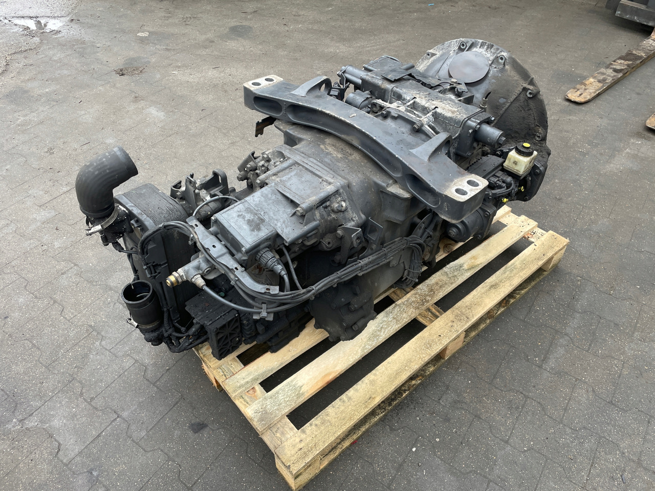 SKRZYNIA BIEGÓW MAN SCANIA RETARDER KOMPLETNA 2433418 - Boîte de vitesse pour Camion: photos 5 SKRZYNIA BIEGÓW MAN SCANIA RETARDER KOMPLETNA 2433418 - Boîte de vitesse pour Camion: photos 5