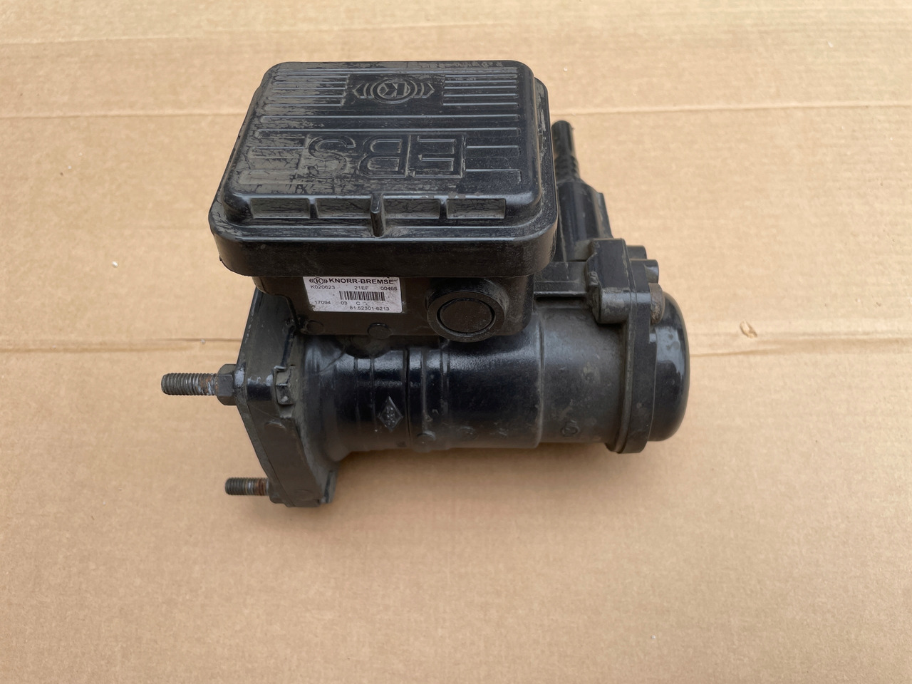 ZAWÓR EUROPA MODULATOR EBS MAN TGA TGS TGX 81523016213 - Valve de frein pour Camion: photos 1 ZAWÓR EUROPA MODULATOR EBS MAN TGA TGS TGX 81523016213 - Valve de frein pour Camion: photos 1