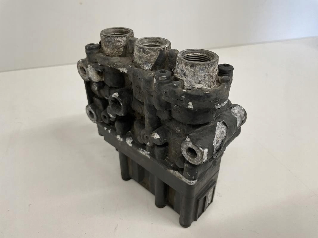 ZAWÓR PODUSZEK MERCEDES ACTROS MP 4 A0013270625 - Valve de frein pour Camion: photos 3 ZAWÓR PODUSZEK MERCEDES ACTROS MP 4 A0013270625 - Valve de frein pour Camion: photos 3