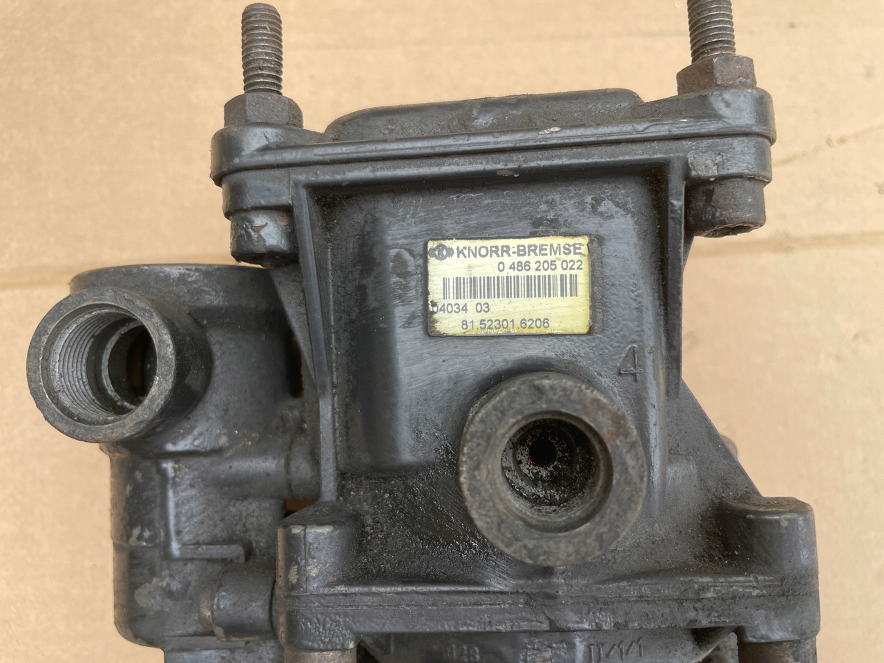 ZAWÓR PRZYCZEPY EBS MAN TGX TGS TGA 0486205022 81523016206 - Valve de frein: photos 2 ZAWÓR PRZYCZEPY EBS MAN TGX TGS TGA 0486205022 81523016206 - Valve de frein: photos 2