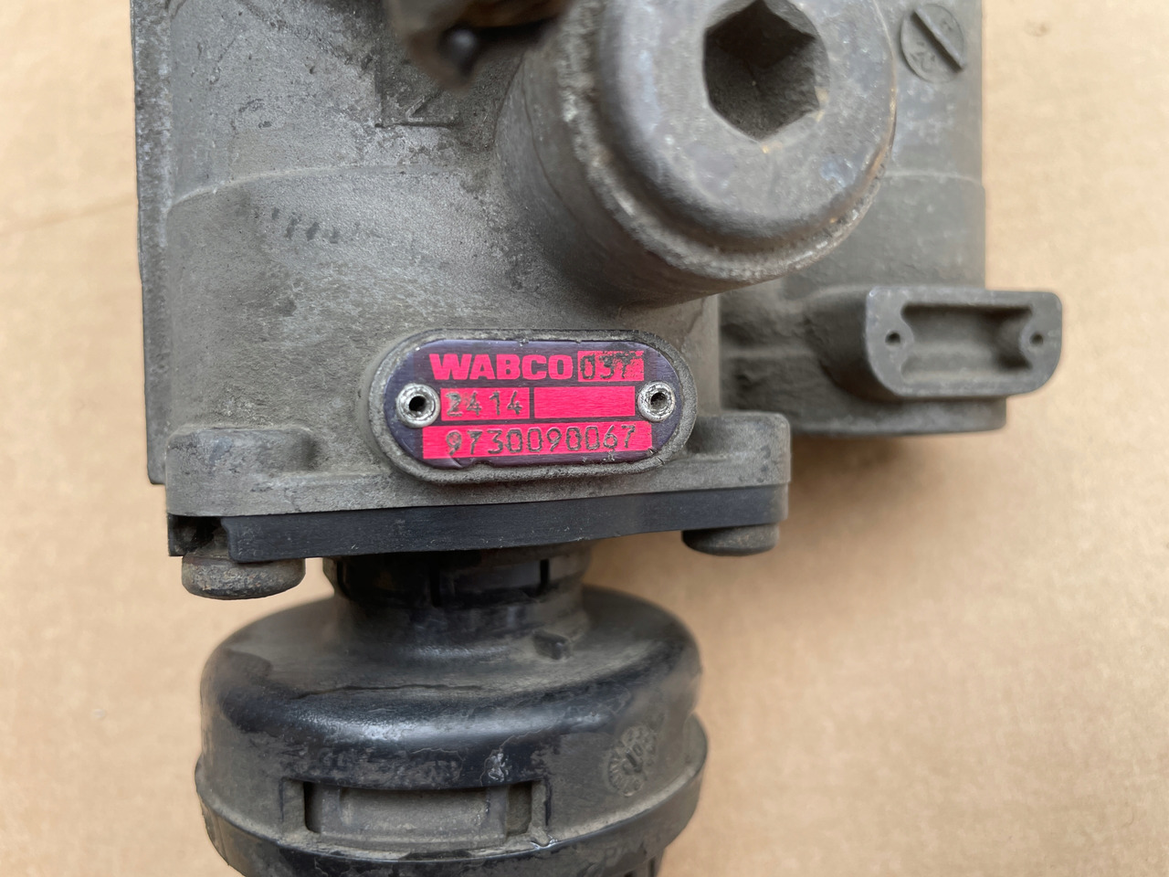 ZAWÓR STERUJĄCY NACZEPY PRZYCZEPY WABC0 MAN DAF 9730090067 - Valve de frein: photos 3 ZAWÓR STERUJĄCY NACZEPY PRZYCZEPY WABC0 MAN DAF 9730090067 - Valve de frein: photos 3
