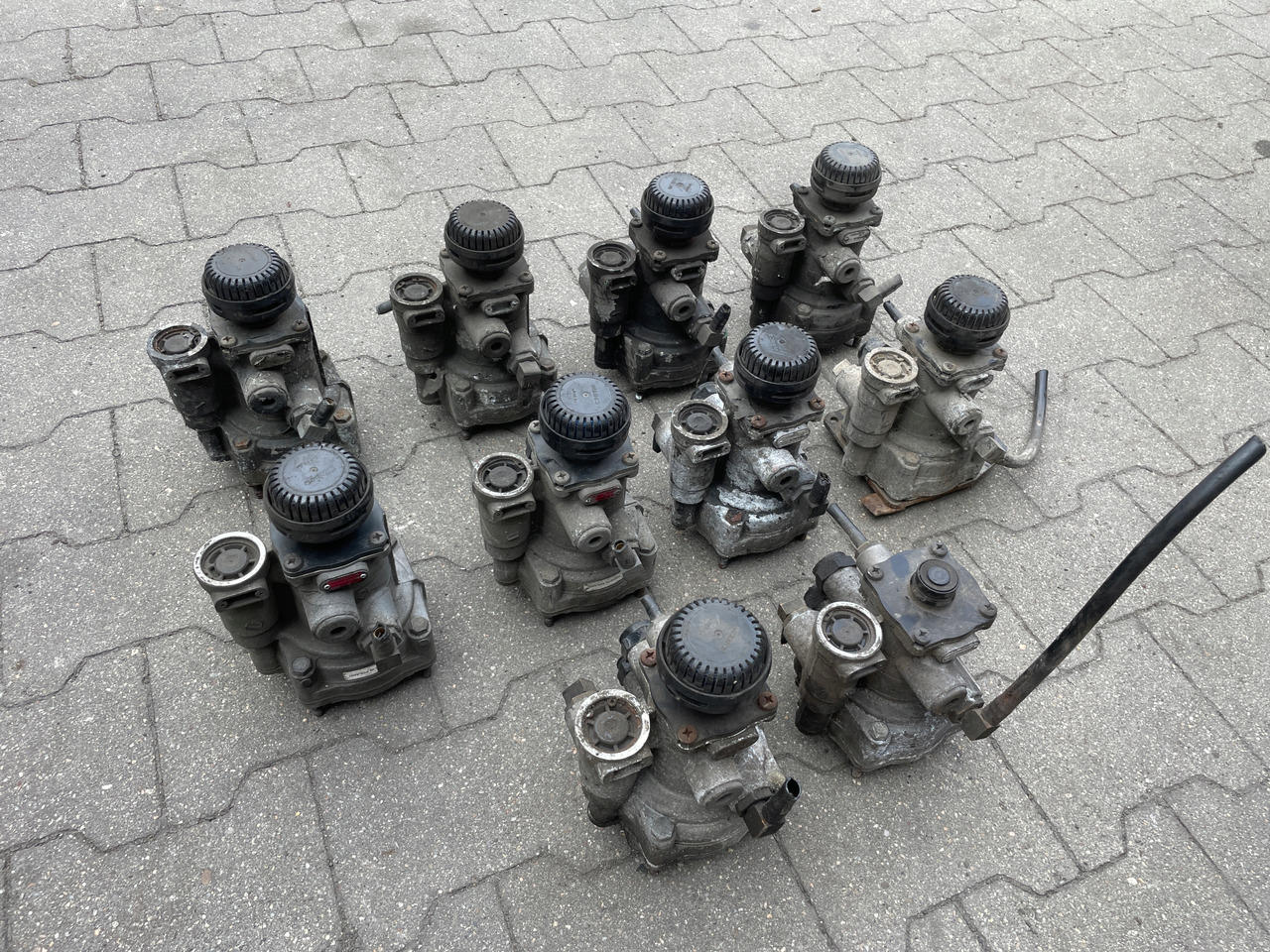 ZAWÓR STERUJĄCY NACZEPY PRZYCZEPY WABC0 MAN DAF 9730090067 - Valve de frein: photos 4 ZAWÓR STERUJĄCY NACZEPY PRZYCZEPY WABC0 MAN DAF 9730090067 - Valve de frein: photos 4