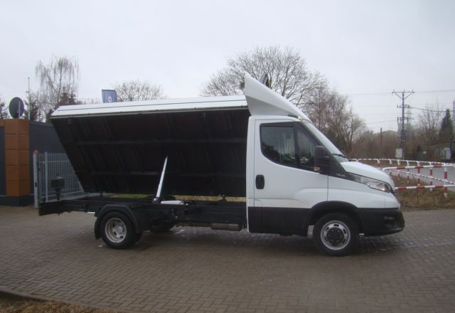 Iveco DAILY 35 C 15 3.5T 4.60M 3.5T NA HAKU CLIMATRONIC - Véhicule utilitaire benne: photos 4 Iveco DAILY 35 C 15 3.5T 4.60M 3.5T NA HAKU CLIMATRONIC - Véhicule utilitaire benne: photos 4