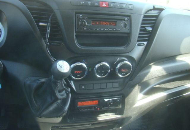 Camion fourgon Iveco DAILY 70 C 18 3.0TDI 5.45M WINDA 1000KG: photos 18