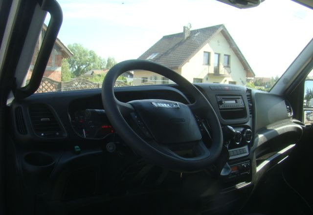 Camion fourgon Iveco DAILY 70 C 18 3.0TDI 5.45M WINDA 1000KG: photos 15
