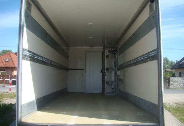 Camion fourgon Iveco DAILY 70 C 18 3.0TDI 5.45M WINDA 1000KG: photos 9