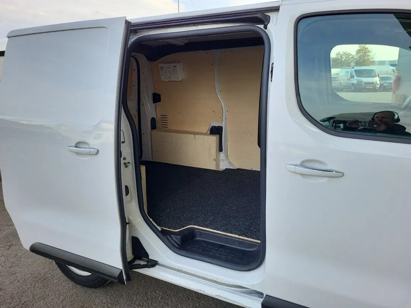 Peugeot e-Expert e-Expert L1H1 - Fourgonnette: photos 5 Peugeot e-Expert e-Expert L1H1 - Fourgonnette: photos 5