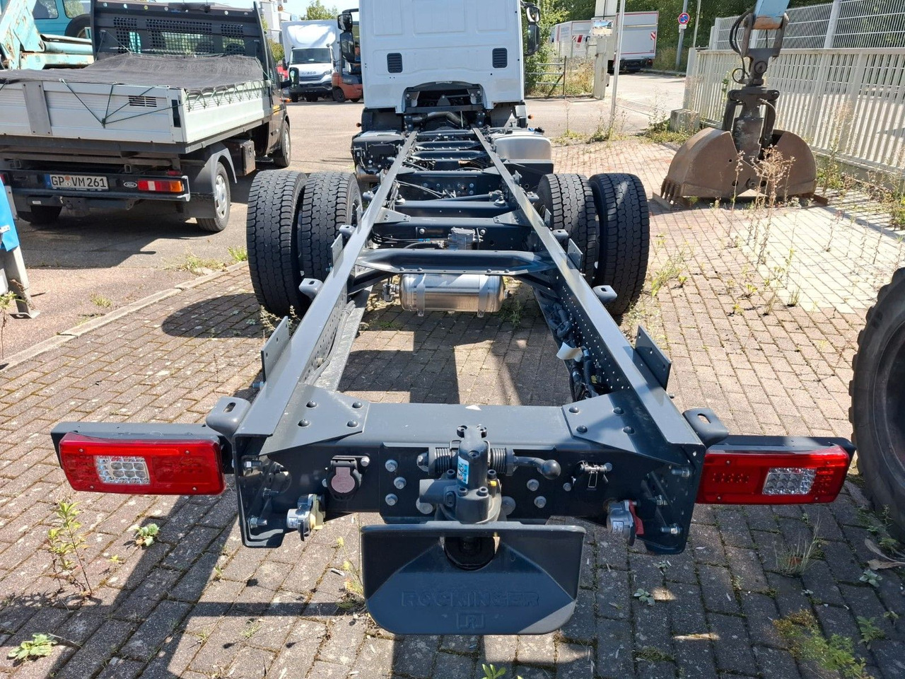 Iveco ML 140-280 FFH, Fahrgestell, Luft, Klima, ... - Châssis cabine: photos 2 Iveco ML 140-280 FFH, Fahrgestell, Luft, Klima, ... - Châssis cabine: photos 2